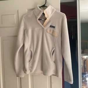 Women’s Patagonia sweatshirt